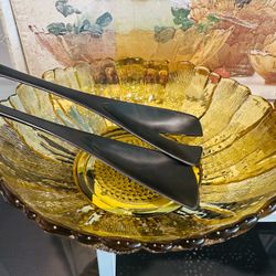 Vintage anchor hocking Country Estate honey gold glass 9 piece salad set. Gorgeous textured Sunflower shaped  bowls .