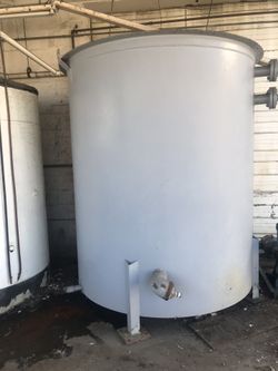 Metal tank