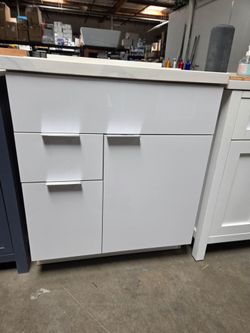 EUROPEAN BATHROOM VANITY 30"