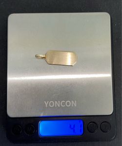 10k yellow gold pendant