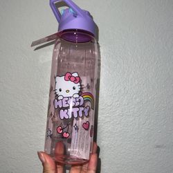 Hello Kitty Water Bottle 28 oz- Brand New 