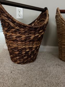 Woven Seagrass Basket with Wooden Handle