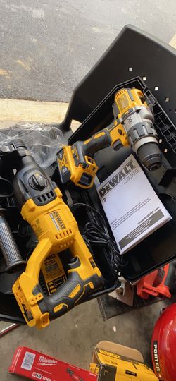 DEWALT DCD996 1/2”HAMMERDRILL 3 SPEED XR-DCH133 1”SDS PLUS BRUSHLESS HAMMER- 1Battery 5 AH CHARGER
