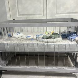 Evolur Acrylic Milliennium 4-in-1 Convertible Crib
