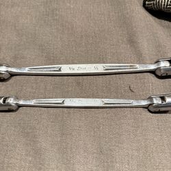 Snap-on double swivel head wrench