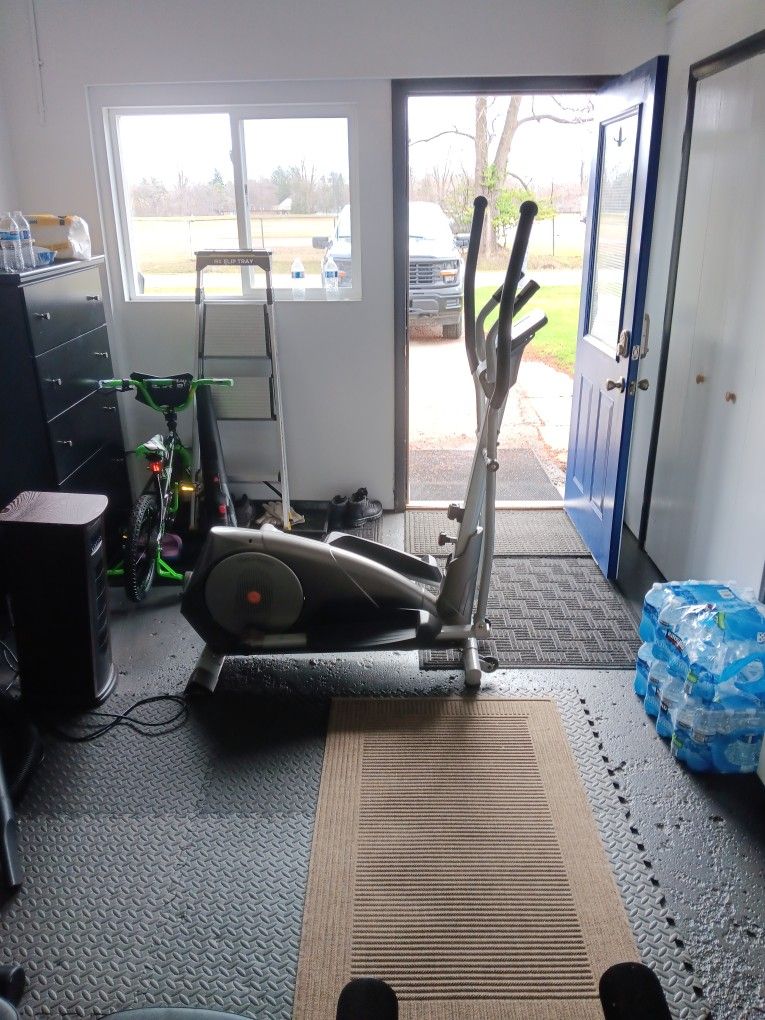 ELLIPTICAL MACHINE
