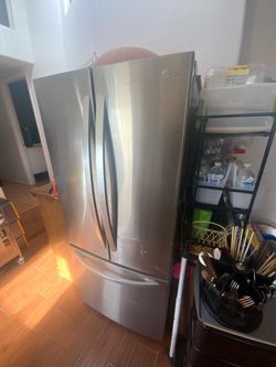 LG refrigerator fridge used only 1 week.  Bought a single door instead.  Like new. Still have wrapper.