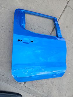 Chevy Chevrolet Silverado  Gmc Sierra  Right Rear Door Oem  19 to 26