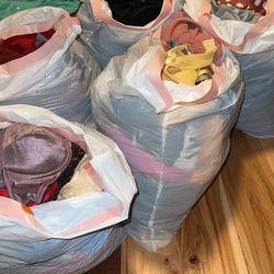 Bolsas con ropa 2025 usada