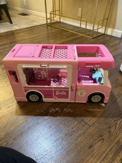 Barbie Bus/removable Jeep 
