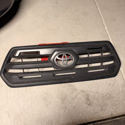 Toyota Tacoma Grill 