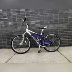 Specialized Expedition 26" 24-Speed Hybrid / Mountain Bike - Light Aluminum 13" Frame / Shimano Equipped/ Suspension / Adult & Youth
