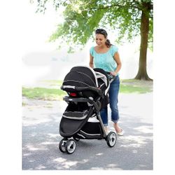 Graco travel system kids stroller and car seat