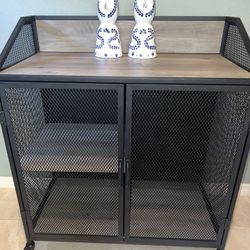 Bar , Can Be Portable Has Wheels