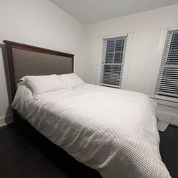 Queen Bed 