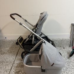 Uppababy Vista Stroller and Bassinet