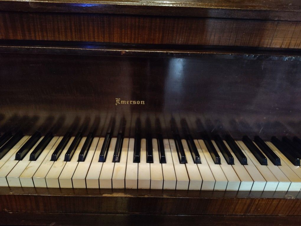 Emerson Piano
