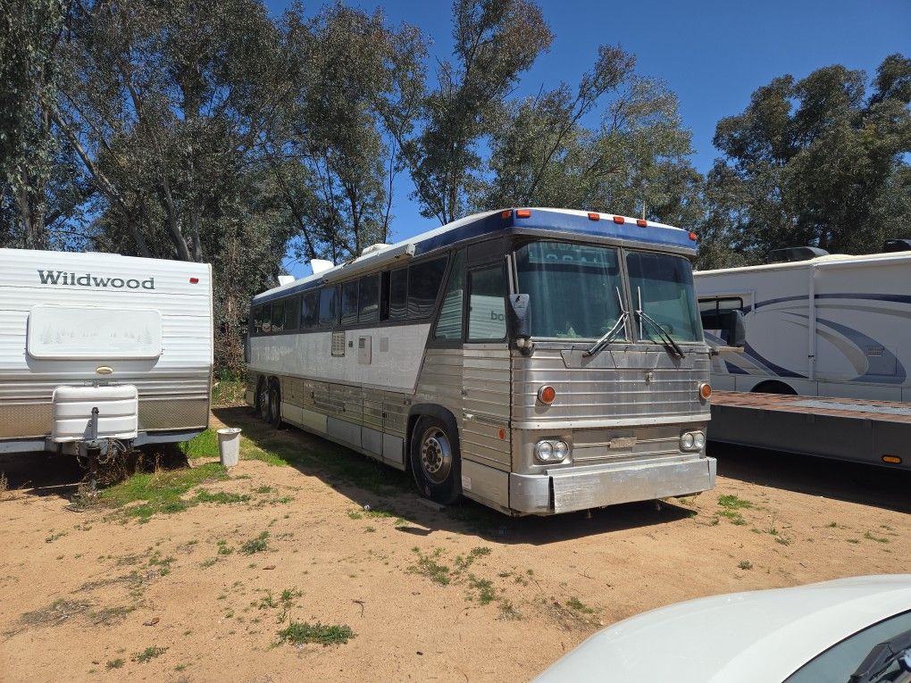 1978 MC8 Crusader Conversion 40ft