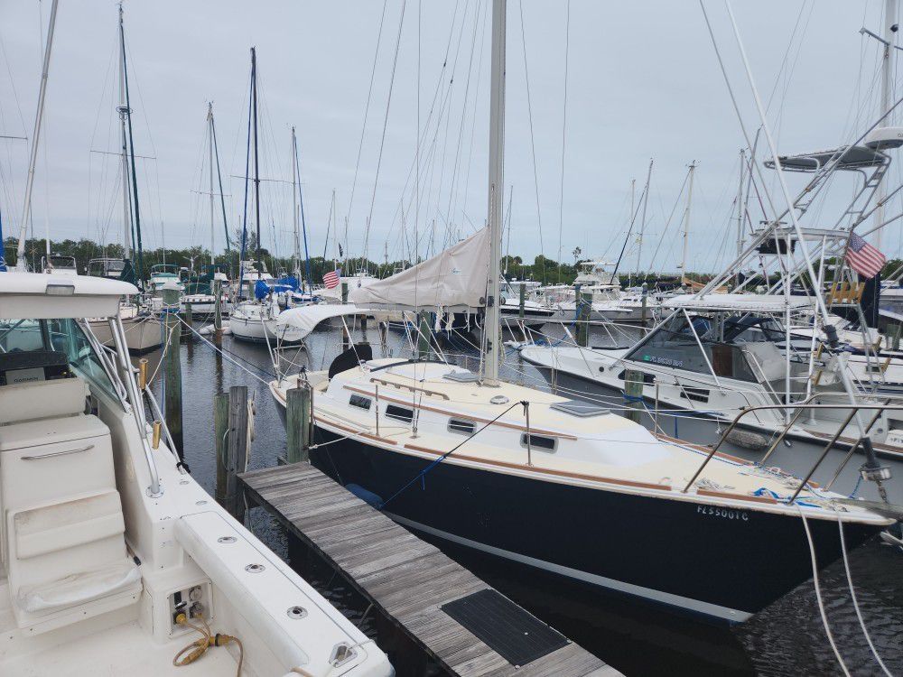 1985 Pearson 303