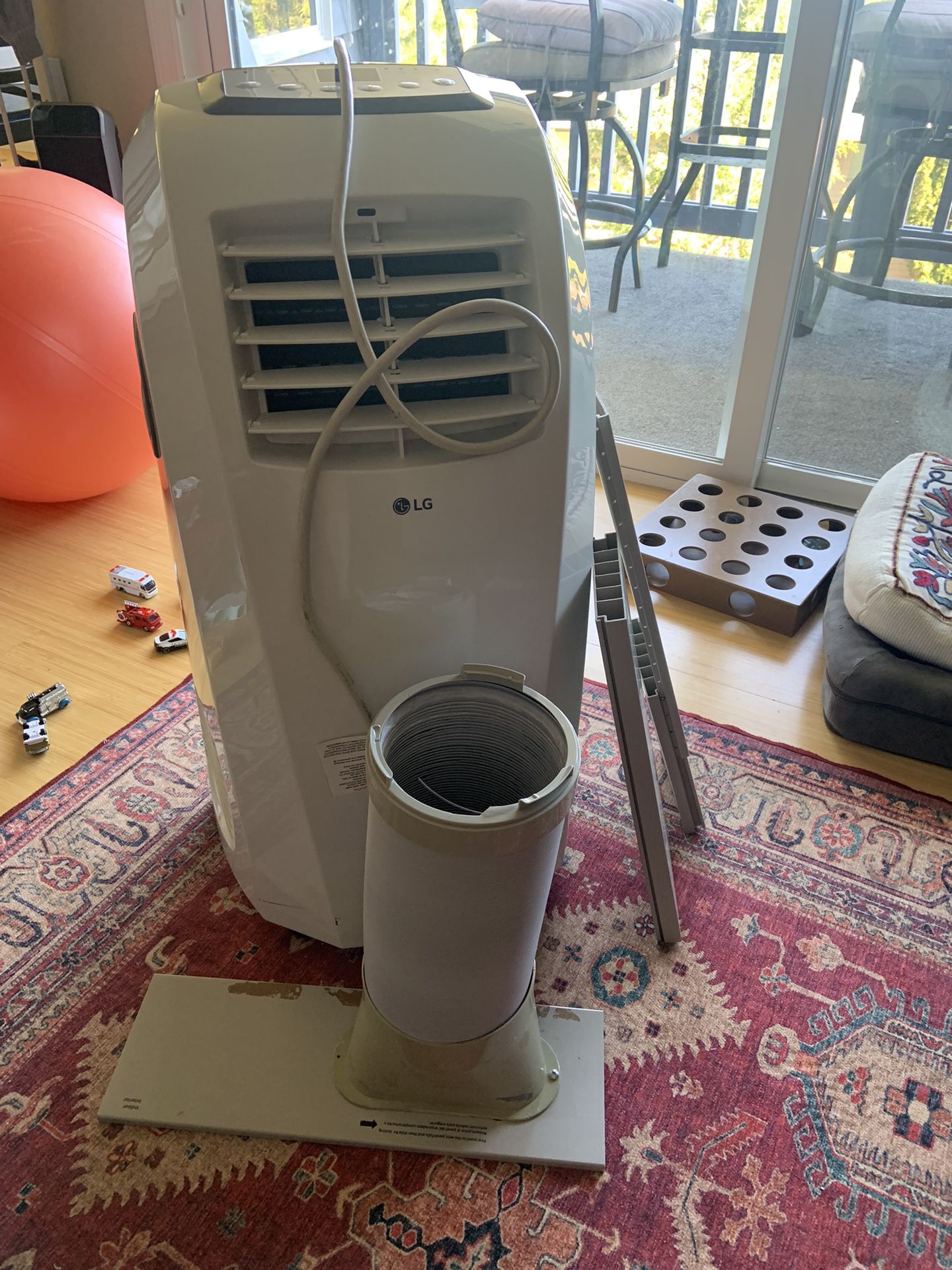 LG 10K BTU Air Conditioner 