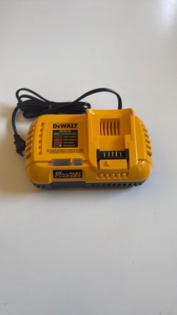 Cargador rápido 8.0amp. DeWalt