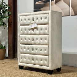 5 drawer dresser in cream/white