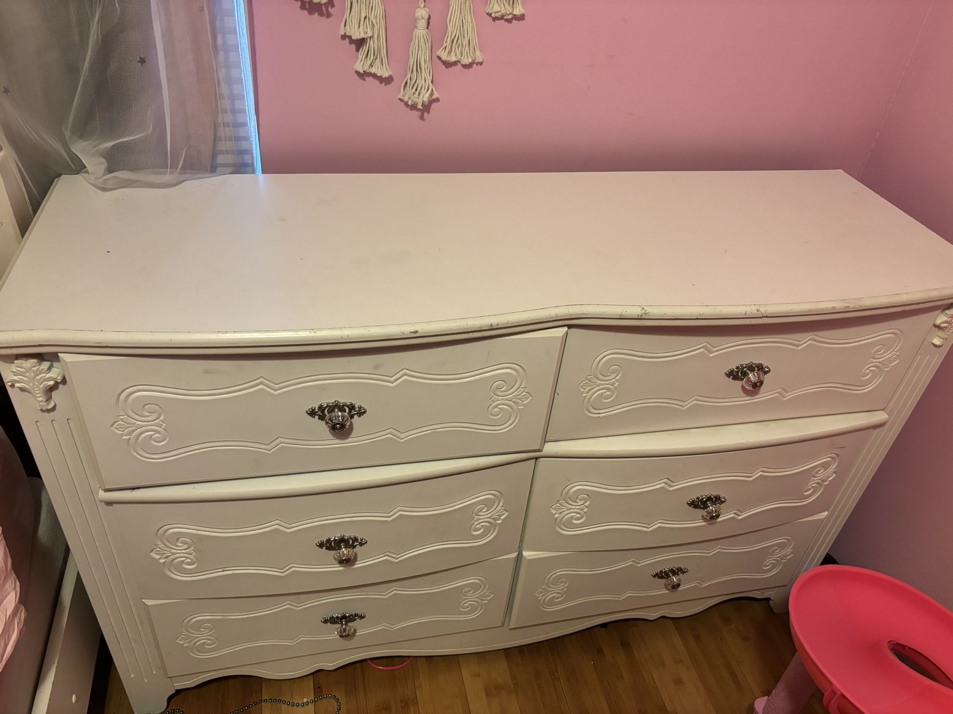 White 6 Drawer Dresser