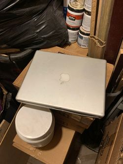 Dos laptops para piezas las dos por $8.00