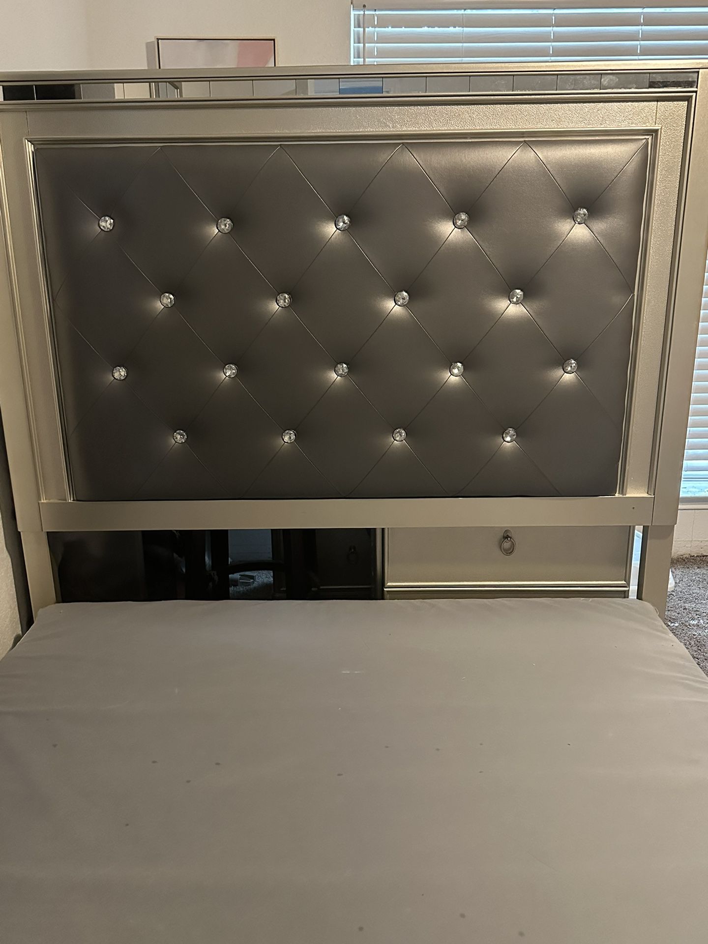 Silver/Grey Queen Bed Set