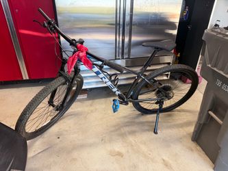Trek 24 speed Marlin 8 Mountain bike