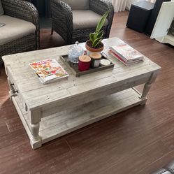 Rustic Farmhouse Coffee Table 