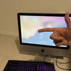  Apple iMac – Powers On – Needs Keyboard/Mouse 