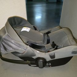 Nuna Pipa Rx Lightweight Car Seat