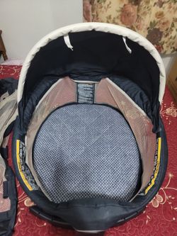 Graco portable bassinet & accessories