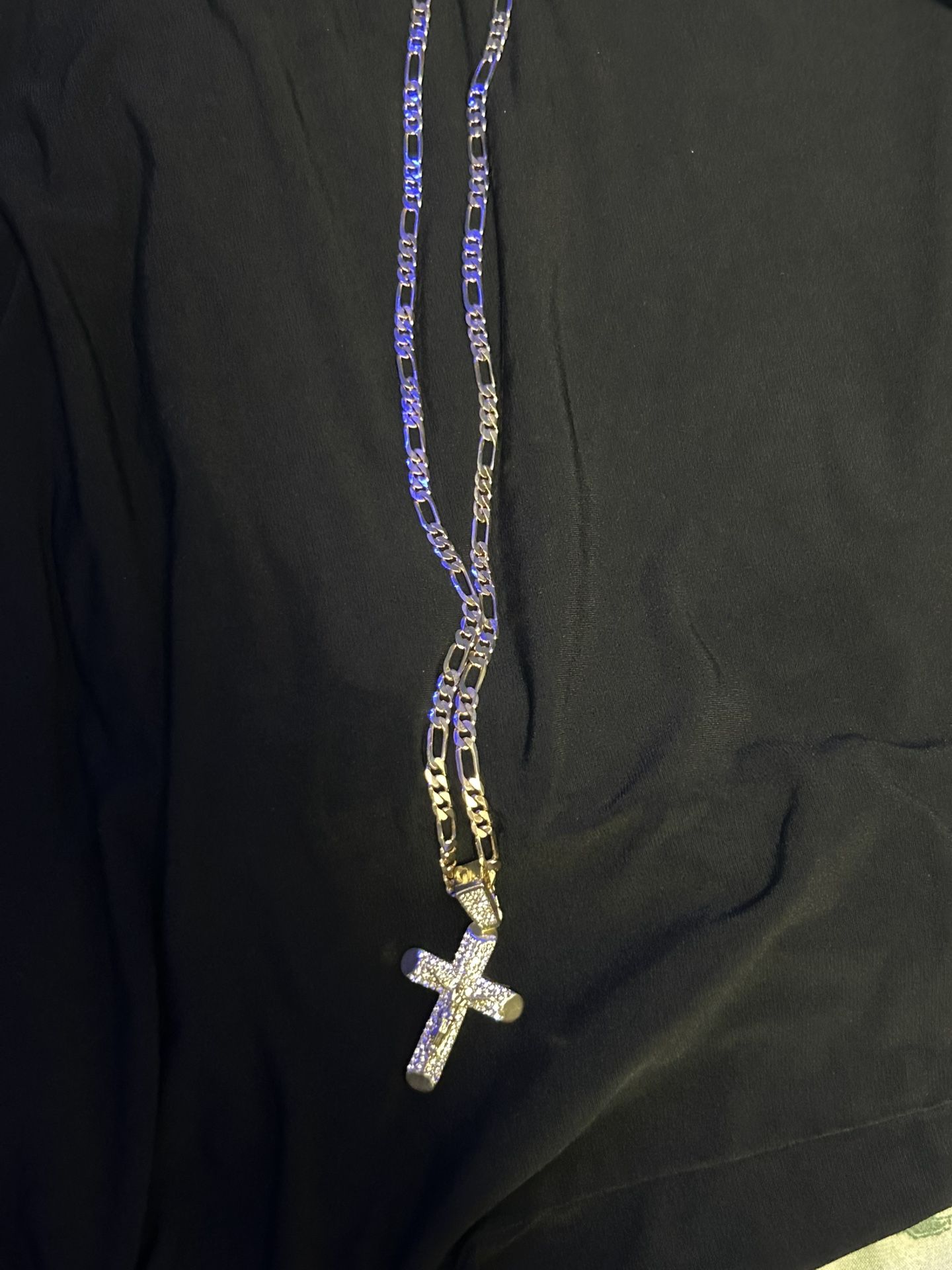 14 k gold chain with a cross pendant