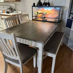 Dining Room Table 