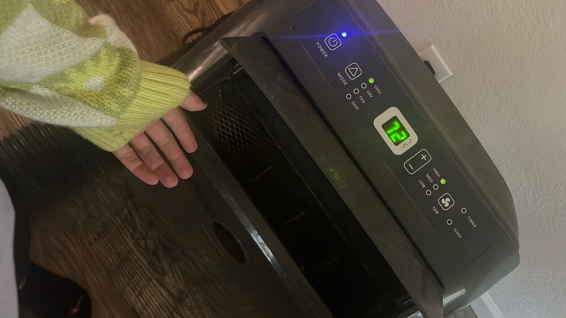 HISENSE Portable Ac Unit Makes The Room ICE COLD 💗 & 🔥