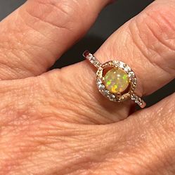 Women’s 10 Carat Rose Gold Opal Ring
