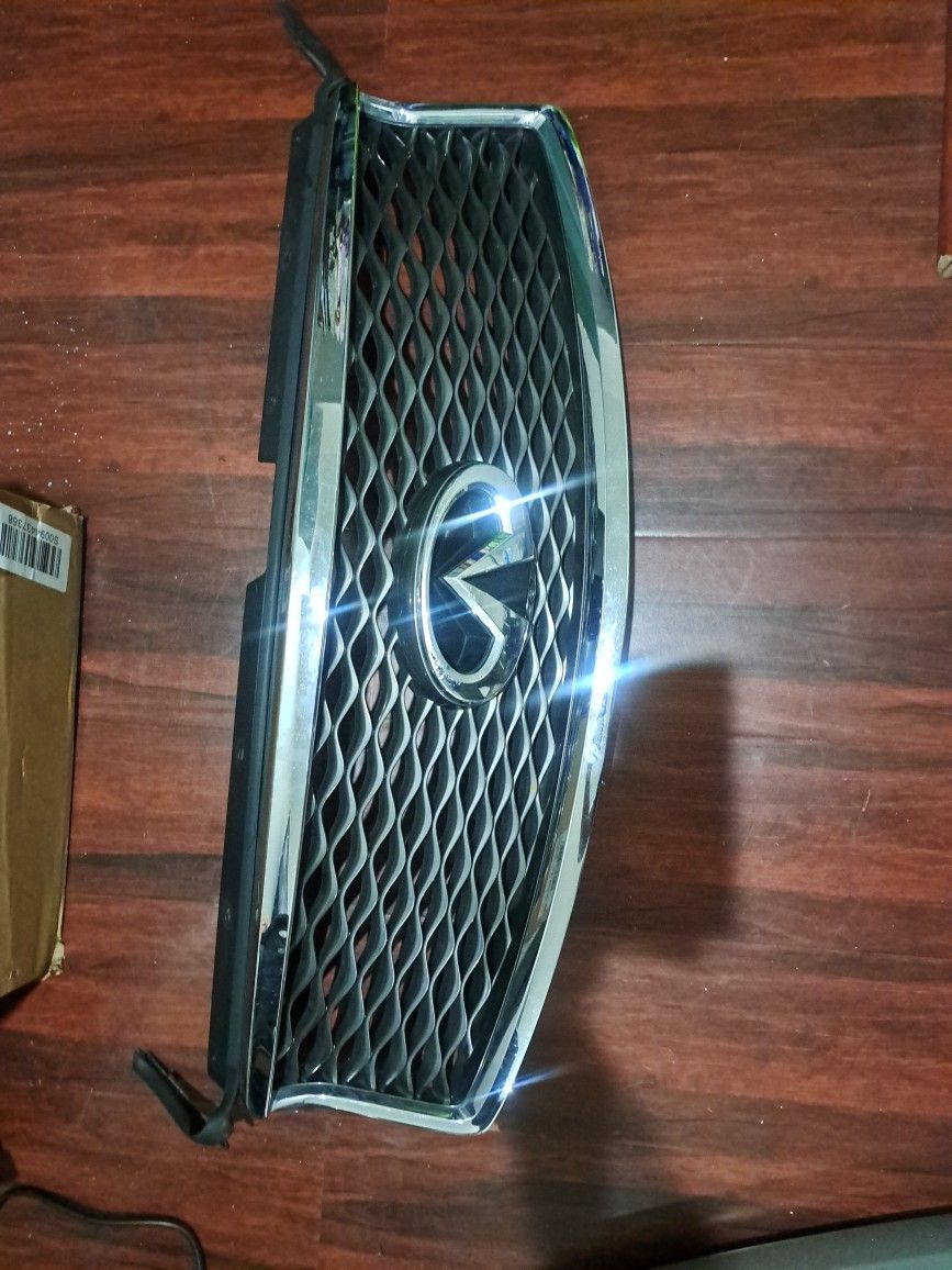 2008-17 Infiniti QX50 Front Grill With Working Camera 