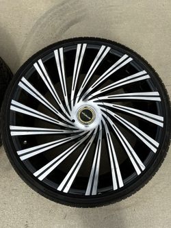 24 Rims Universal. I Had it on My Range Rover