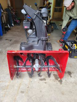 Toro Power Max 1028 LXE Snow Blower