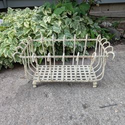 VINTAGE WROUGHT IRON PLANT CONTAINER 