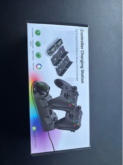 New controller charging station with 9 RGB lighting modes. This black dock includes two 5520mWh rechargeable battery packs, two battery covers for Xbo