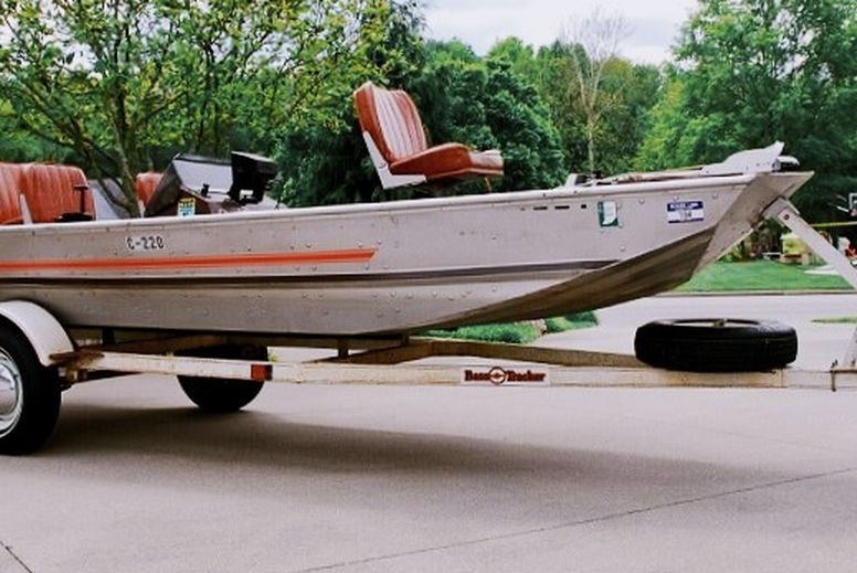 1980 Bass Tracker Aluminum Boat 40 HP