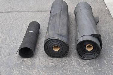 Rubber foam material