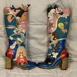 ✨ Looney Tunes Collector Boots – Size 5.5 ✨