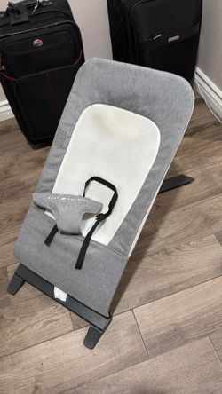 Gray bouncer