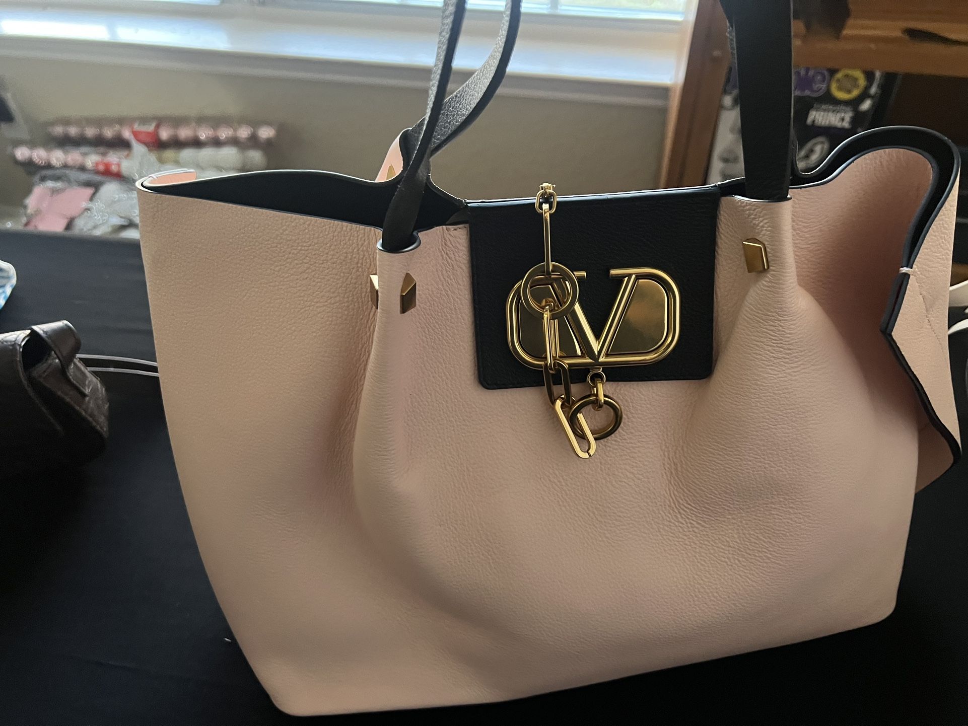 valentino escape tote