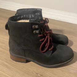 UGG Denhali Womens Black Leather Ankle Boots Size 8