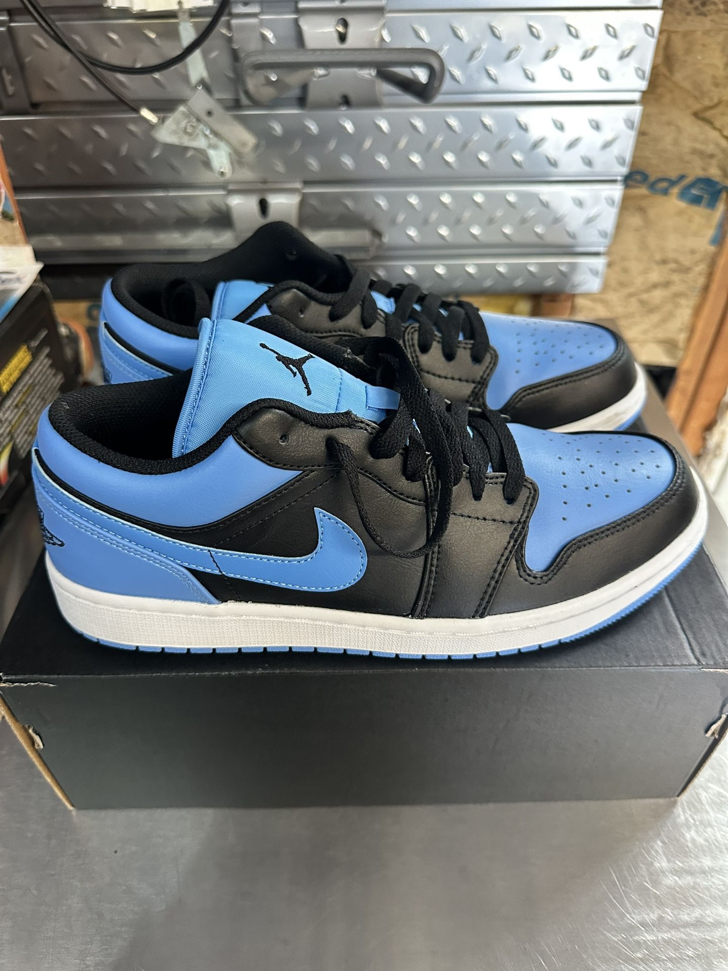 Nike Jordan 1 Low University Blue Size 9.5 Men’s